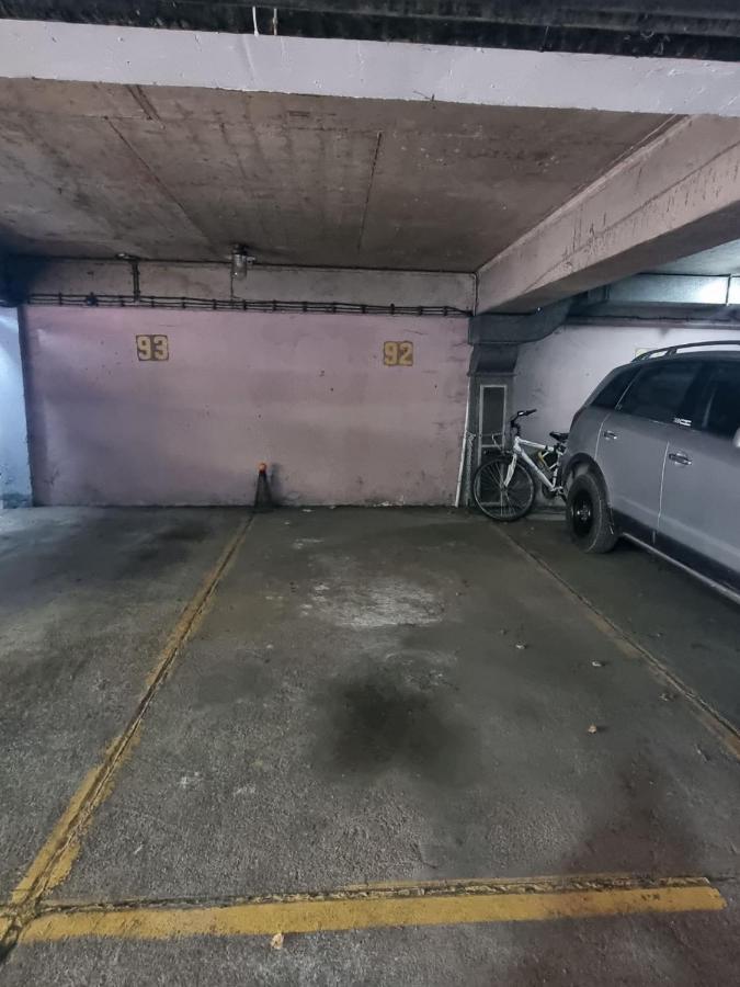 Hawaii- 2 Bdr, Arena, Sava Centar, Free Parking Lägenhet Belgrad Exteriör bild