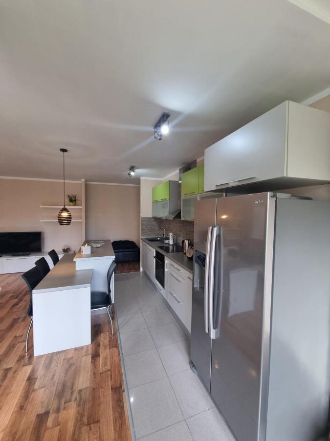 Hawaii- 2 Bdr, Arena, Sava Centar, Free Parking Lägenhet Belgrad Exteriör bild