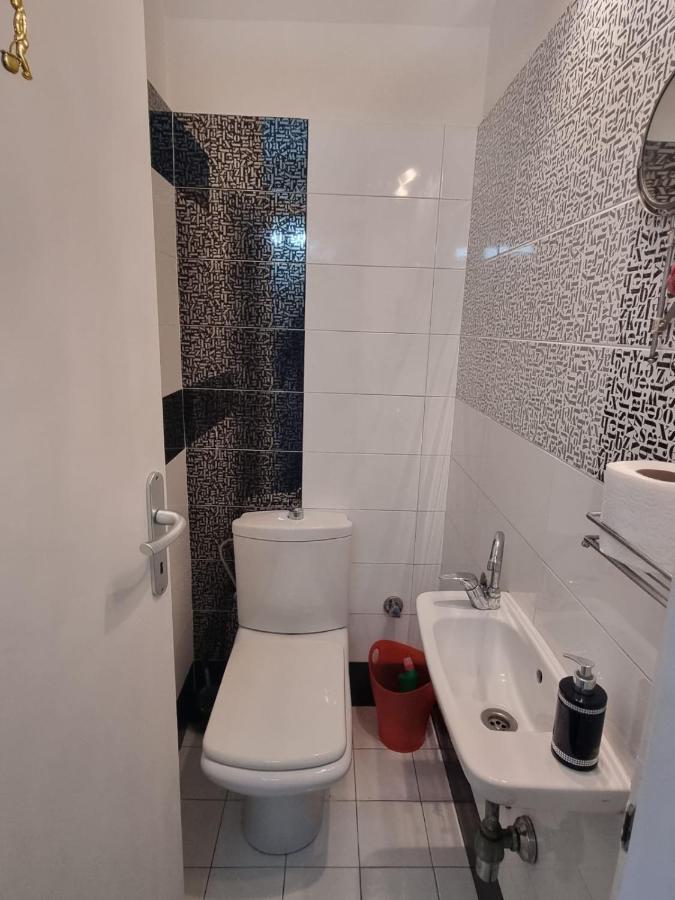 Hawaii- 2 Bdr, Arena, Sava Centar, Free Parking Lägenhet Belgrad Exteriör bild