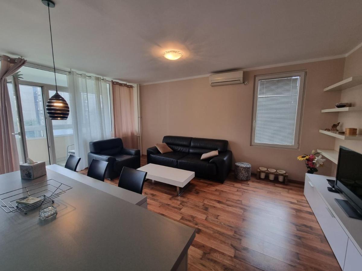 Hawaii- 2 Bdr, Arena, Sava Centar, Free Parking Lägenhet Belgrad Exteriör bild